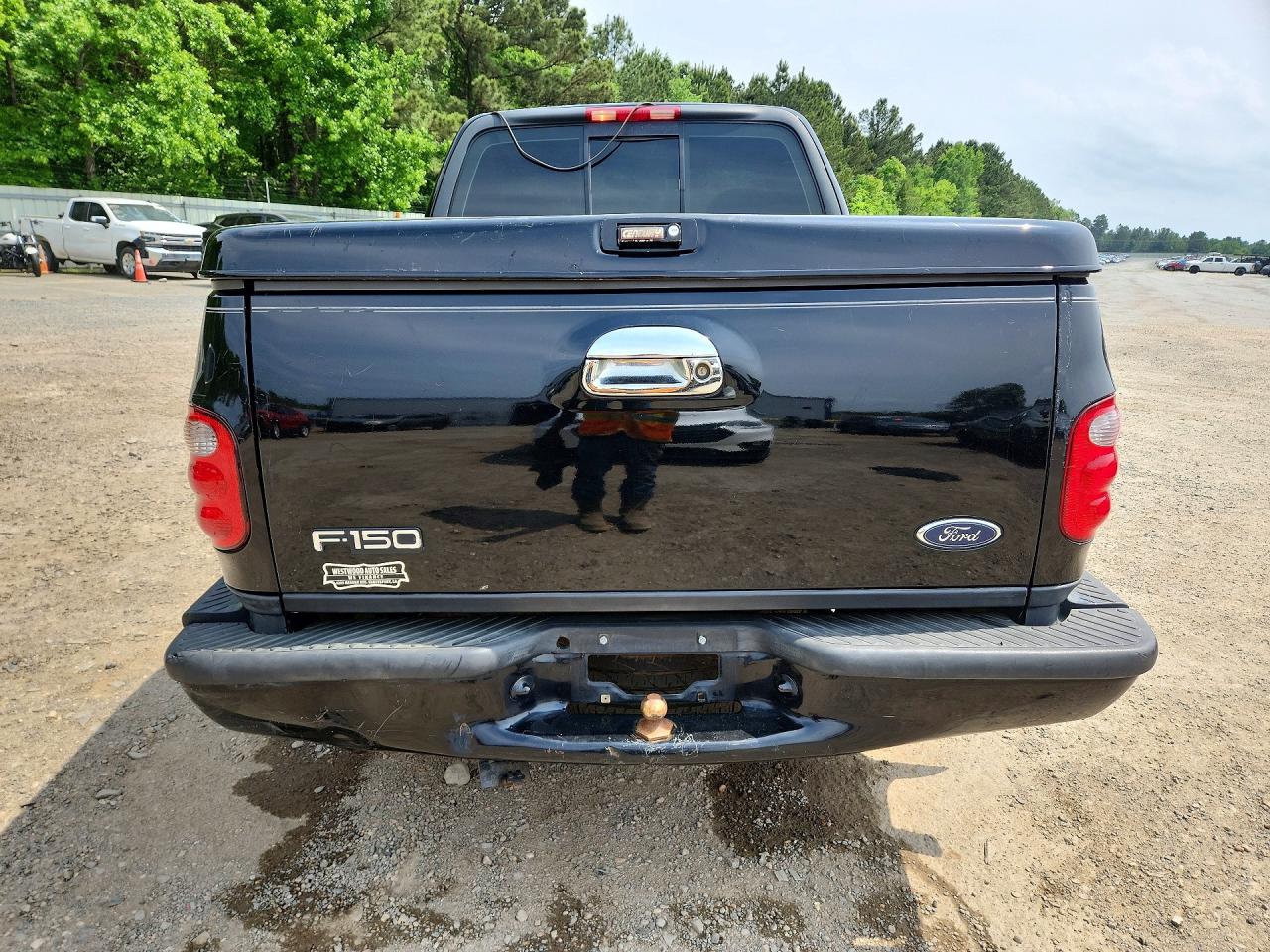 2001 Ford F-150 Lightning VIN 2FTZF07201CA73327 COPART salvage auction — Front End, LA - CERT OF TITLE-SALVAGE, sold $2,000 on 2026-07-09 (photo 6)