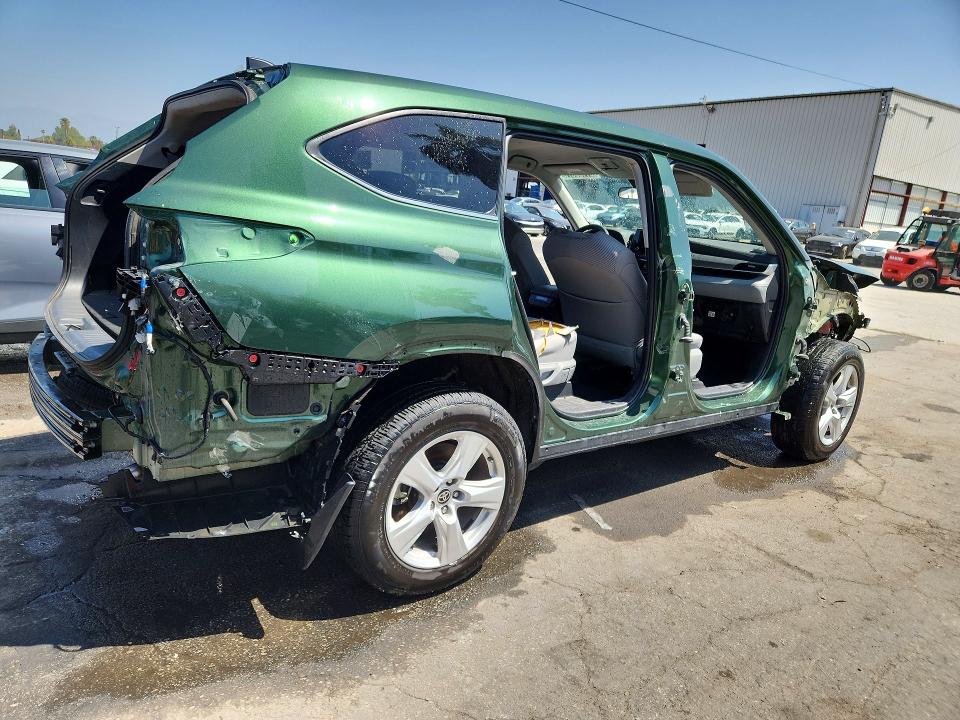 2023 Toyota Highlander VIN 5TDKDRAH4PS500871 COPART salvage auction — STRIPPED, Il - Salvage Certificate, sold $6,300 on 2026-07-07 (photo 3)