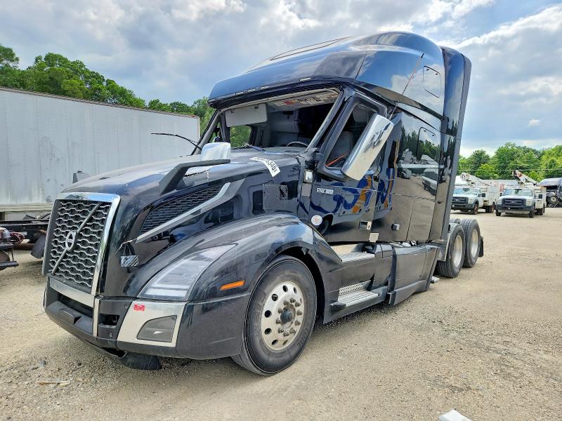 2024 Volvo Vnl VIN 4V4NC9EH3RN336570 COPART salvage auction — ROLLOVER, La - Cert Of Title-Salvage, sold $36,000 on 2026-08-20 (photo 2)