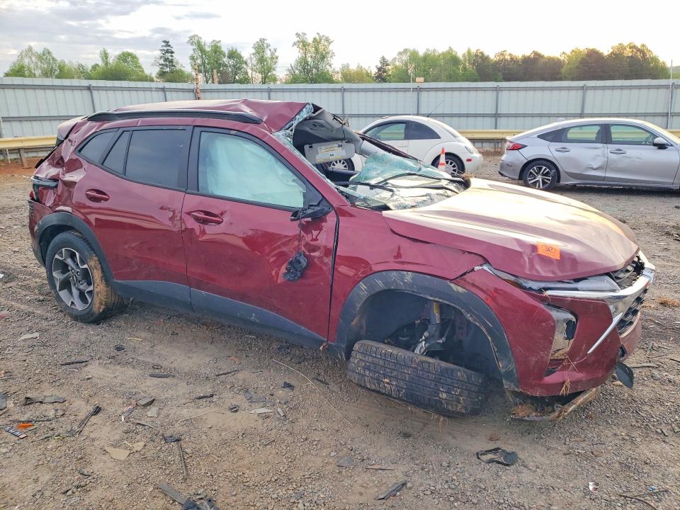 2025 Chevrolet Trax VIN KL77LHEP7SC148333 COPART salvage auction — ROLLOVER, Id - Cert Of Title-Junk, sold $2,050 on 2026-07-24 (photo 4)