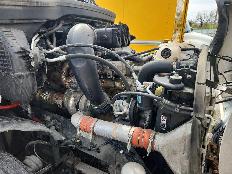 2026 Freightliner Cascadia 126 VIN 3AKJHHDR7TSWM3921 COPART salvage auction — ROLLOVER, IN - CERT OF TITLE-SALVAGE TITLE, sold $57,000 on 2026-08-20 (photo 9)