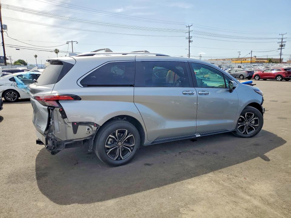 2025 Toyota Sienna VIN 5TDESKFC0SS201409 COPART salvage auction — FRONT END, Salvage Title, sold $23,200 on 2026-07-27 (photo 3)