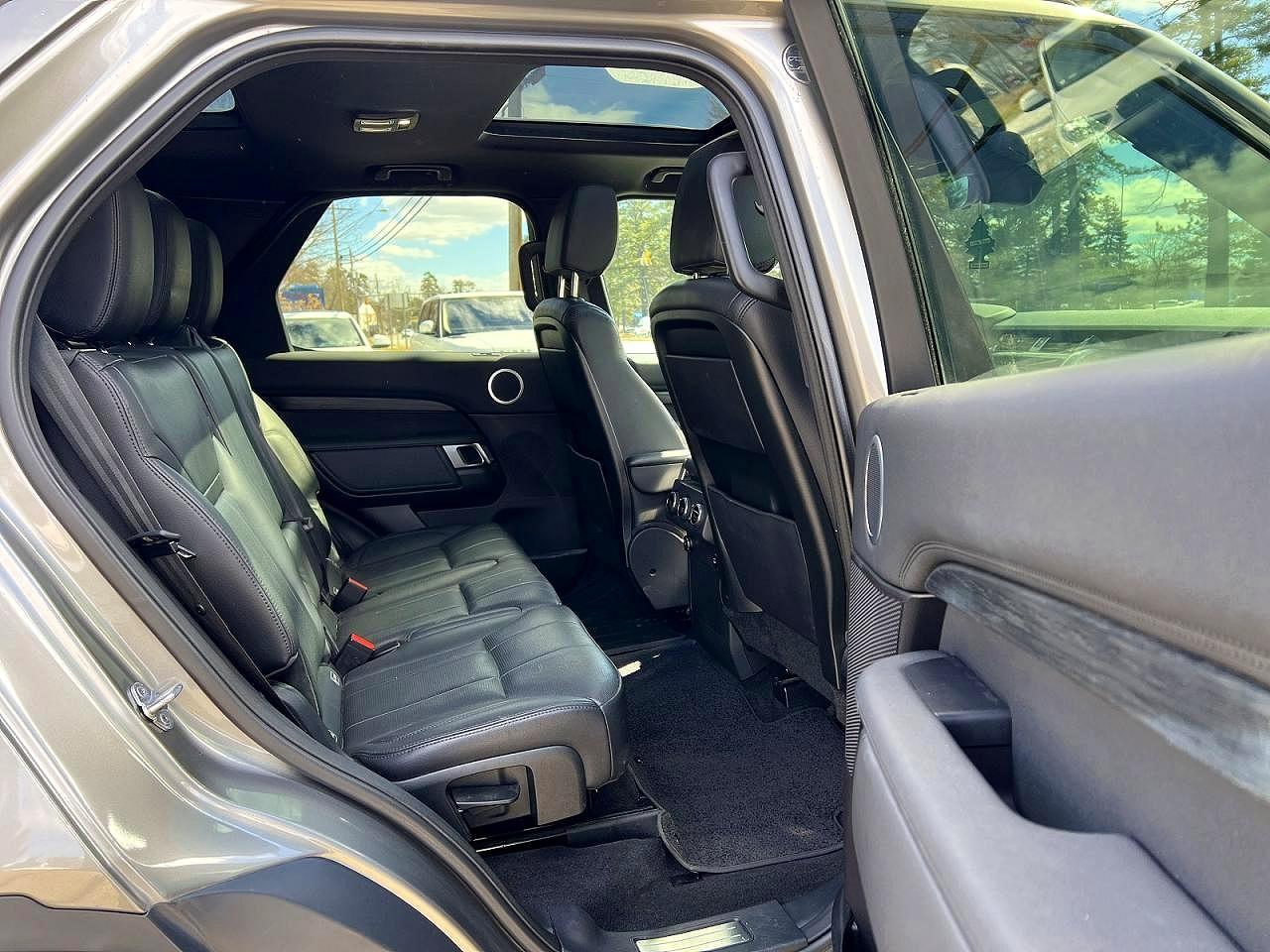 2017 Land Rover Discovery VIN SALRRBBK0HA038494 COPART salvage auction — Minor Dent/Scratches, VA - CERTIFICATE OF TITLE (P), sold $5,900 on 2026-05-22 (photo 6)