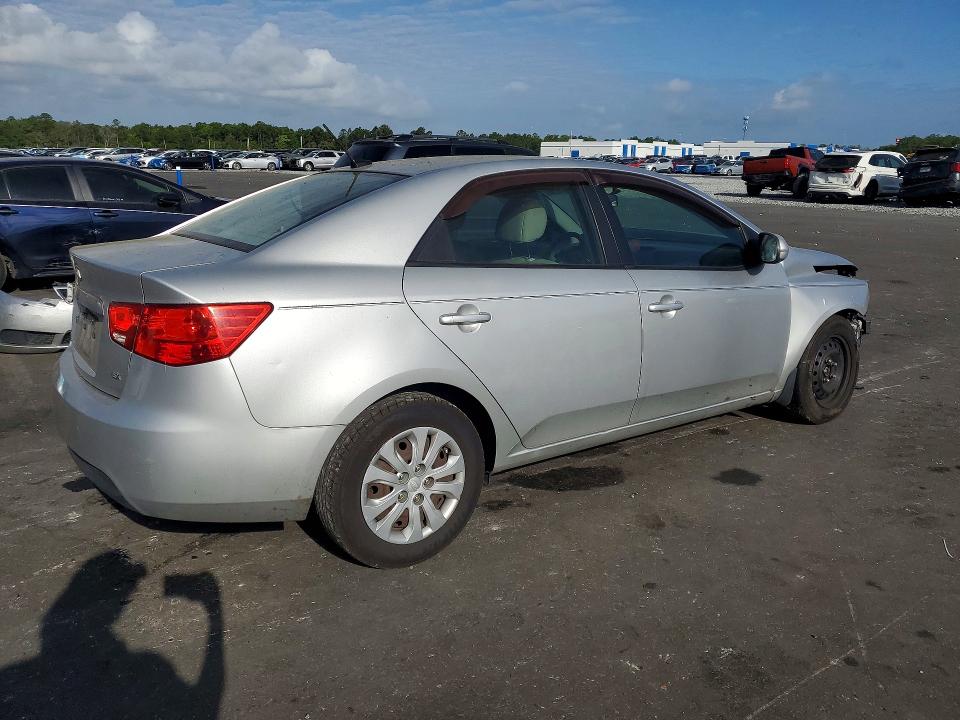 2013 Kia Forte VIN KNAFU4A23D5718475 COPART salvage auction — FRONT END, Salvage Title, sold $425 on 2026-07-15 (photo 3)