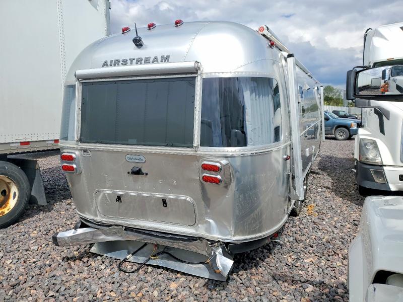 2024 Airstream Camper VIN 1STTNYL22RJ572643 COPART salvage auction — REAR END, IN - CERT OF TITLE-SALVAGE TITLE, sold $21,200 on 2026-07-30 (photo 4)