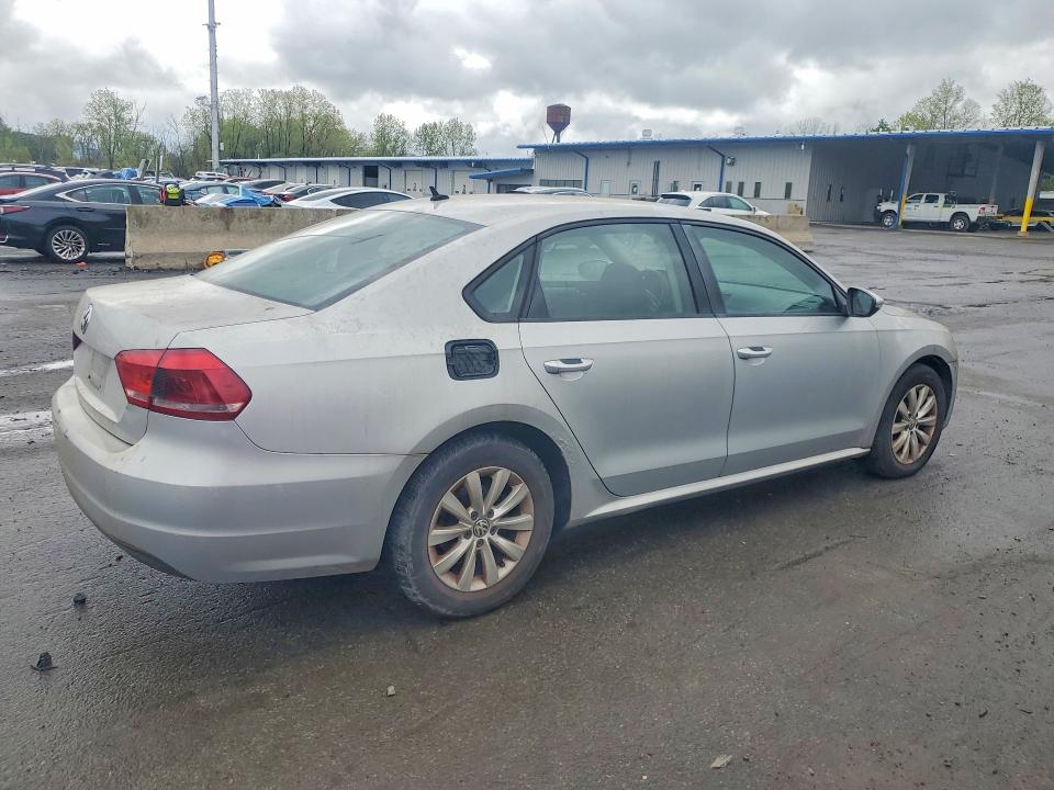 2012 Volkswagen VIN 1VWAP7A38CC064224 COPART salvage auction — MINOR DENT/SCRATCHES, NY - CERTIFICATE OF TITLE, sold $475 on 2026-07-02 (photo 3)
