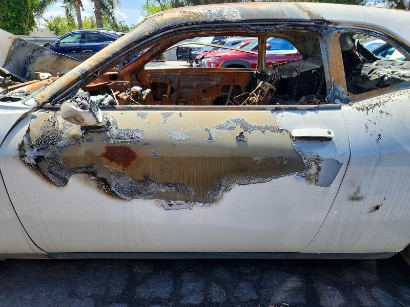 2019 Dodge Challenger VIN 2C3CDZBT4KH556957 COPART salvage auction — INTERIOR BURN, Mi - Certificate Of Title, sold $425 on 2026-07-02 (photo 7)