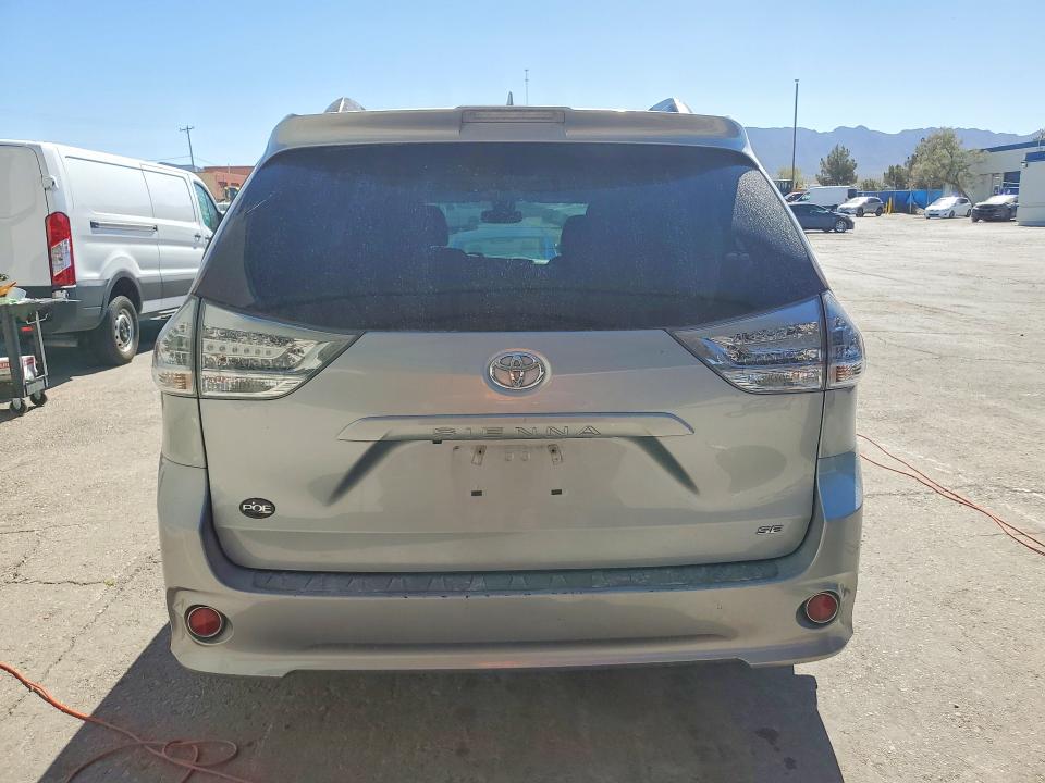 2018 Toyota Sienna VIN 5TDXZ3DC4JS907049 COPART salvage auction — FRONT END, Tx - Salvage Vehicle Title, sold $4,400 on 2026-07-31 (photo 6)