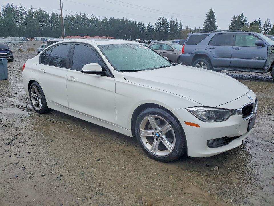 2014 BMW 3er VIN WBA3C1C57EK113339 COPART salvage auction — MECHANICAL, Wa - Aff Of Loss/Rel Of Interest, sold $800 on 2026-07-02 (photo 4)