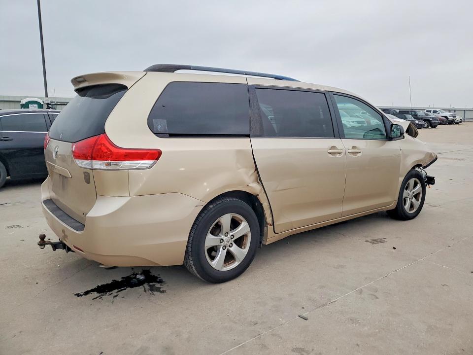 2013 Toyota Sienna VIN 5TDKK3DC2DS295386 COPART salvage auction — FRONT END, Tx - Salvage Vehicle Title, sold $1,450 on 2026-07-20 (photo 3)