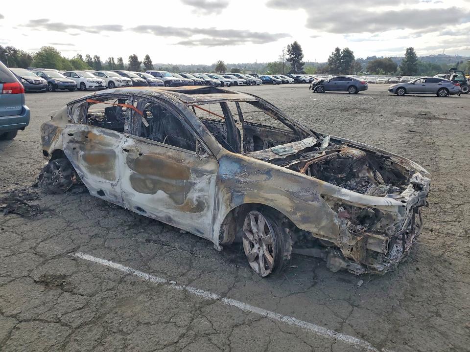 2013 Acura Tl VIN 19UUA8F23DA016412 COPART salvage auction — BURN, Ca - Non-Repairable Vehicle Cert, sold $80 on 2026-07-10 (photo 4)