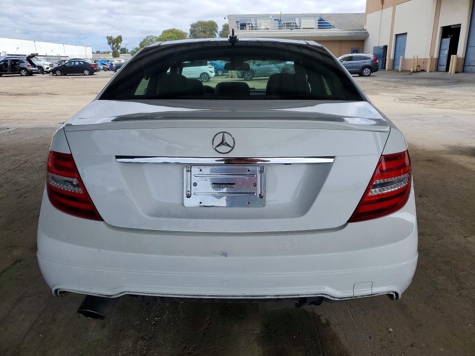 2014 Mercedes-benz C-klasse VIN WDDGF4HB7ER317339 COPART salvage auction — FRONT END, Salvage Title, sold $40 on 2026-07-28 (photo 6)