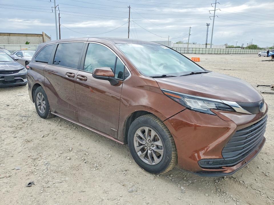 2021 Toyota Sienna VIN 5TDKSKFC5MS016343 COPART salvage auction — FRONT END, Id - Salvage Certificate Of Title, sold $8,800 on 2026-07-21 (photo 4)