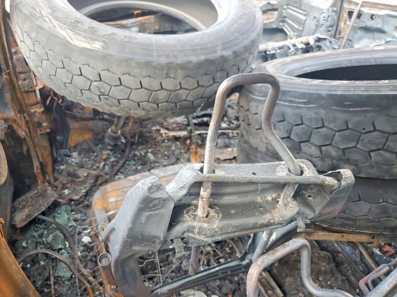 2023 Kia Sorento VIN 5XYRG4LC5PG197381 COPART salvage auction — BURN, Ky - Cert Of Title-Salvage, sold $150 on 2026-07-27 (photo 8)