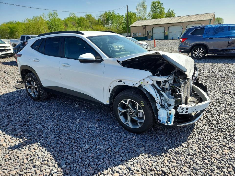 2025 Chevrolet Trax VIN KL77LHEP1SC234530 COPART salvage auction — FRONT END, Il - Salvage Certificate, sold $2,750 on 2026-07-20 (photo 4)