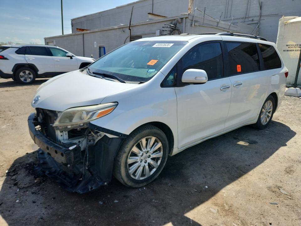 2015 Toyota Sienna VIN 5TDDK3DC9FS117986 COPART salvage auction — FRONT END, Sc - Cert Of Title-Salvage, sold $425 on 2026-07-29 (photo 1)