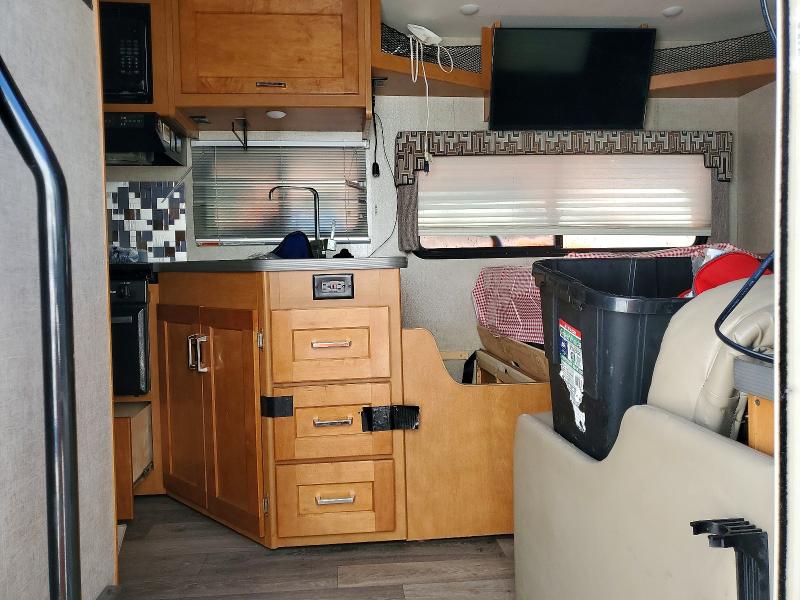 2018 Ford Econoline VIN 1FDXE4FS0JDC30126 COPART salvage auction — VANDALISM, Ca - Salvage Certificate, sold $7,700 on 2026-07-23 (photo 6)