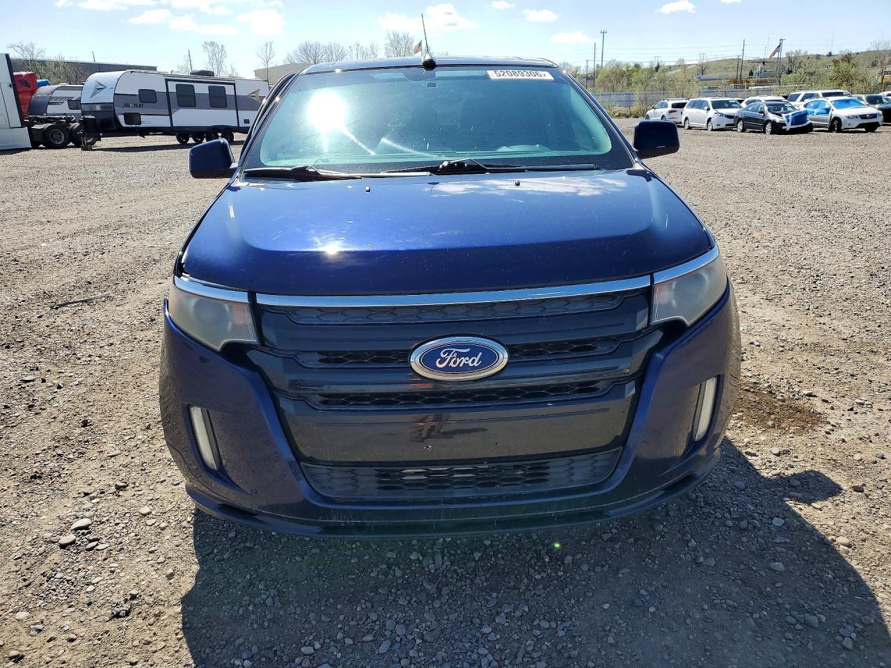 2011 Ford Edge VIN 2FMDK4AKXBBA32311 COPART salvage auction — Side, Ct - Clean Title, sold $1,250 on 2026-09-21 (photo 5)