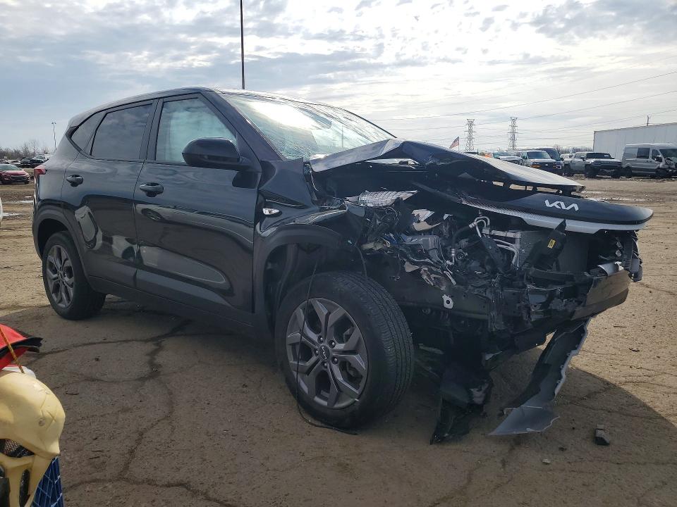 2024 Kia Seltos VIN KNDEPCAA4R7637956 COPART salvage auction — FRONT END, MI - CERT OF TITLE-SALVAGE VEHICLE, sold $4,150 on 2026-07-10 (photo 4)