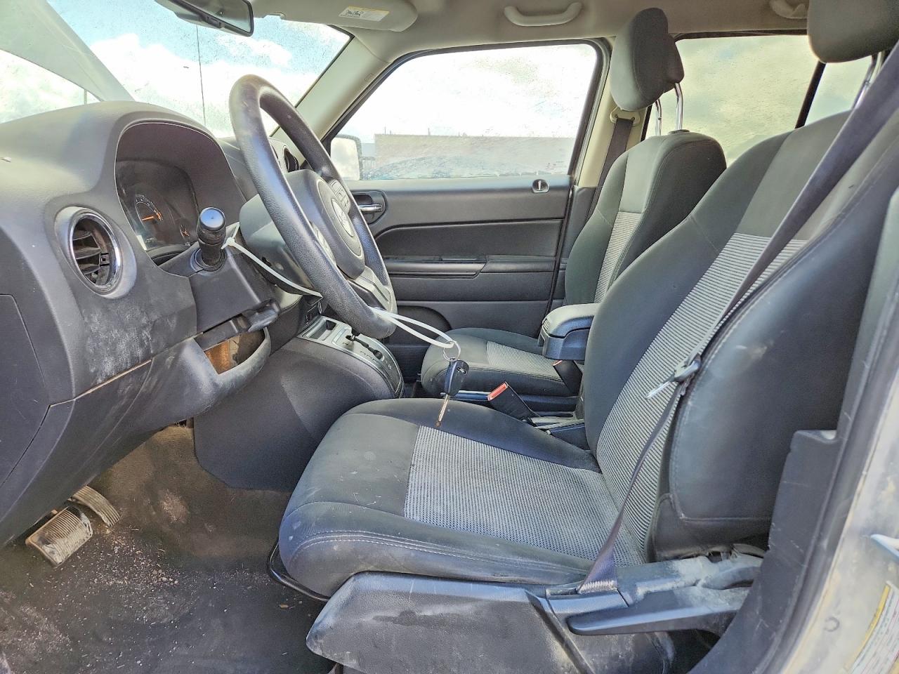 2017 Jeep Patriot VIN 1C4NJRBB0HD181711 COPART salvage auction — Front End, KS - CERT OF TITLE-SALVAGE, sold $700 on 2026-07-09 (photo 7)