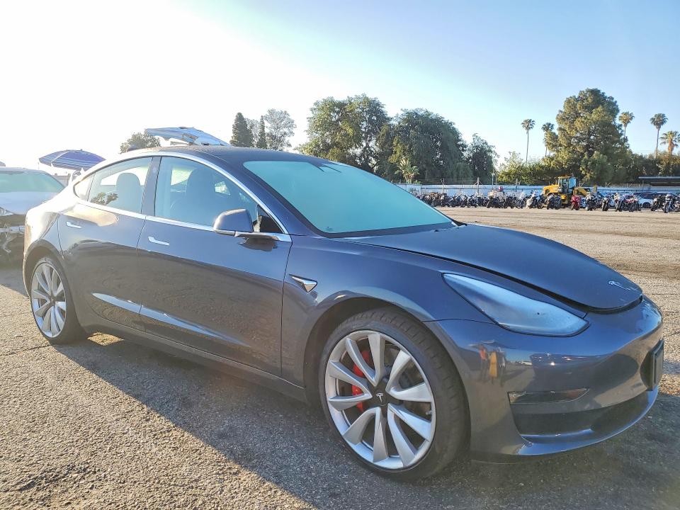 2019 Tesla Model 3 VIN 5YJ3E1EB3KF368000 COPART salvage auction — FRONT END, Salvage Title, sold $400 on 2026-07-24 (photo 4)