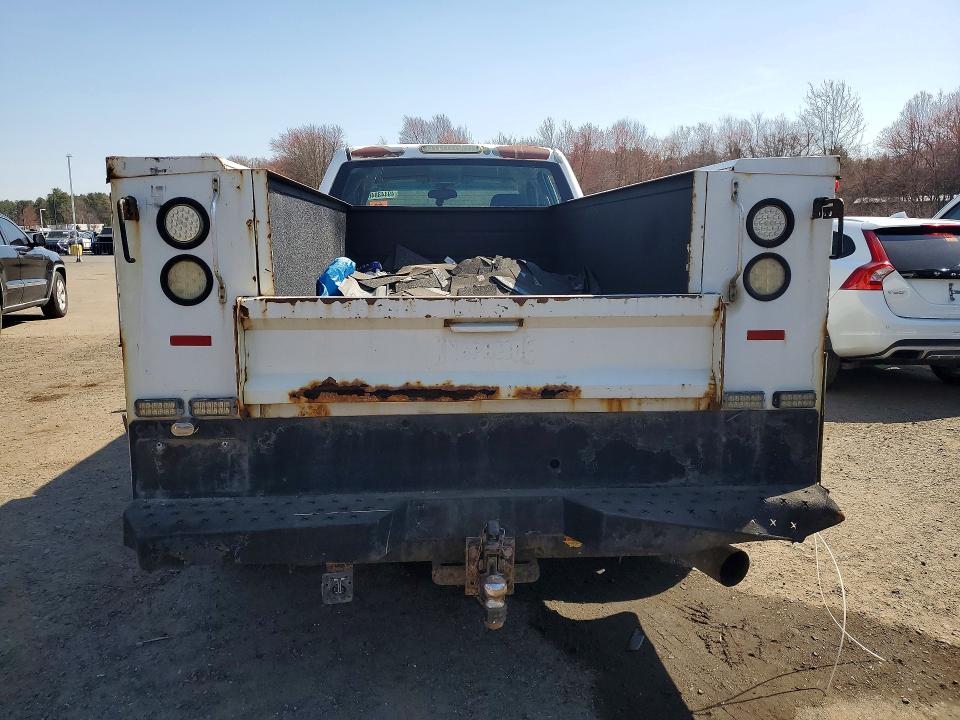 2011 Chevrolet Silverado 3500 VIN 1GB4K0CL5BF185409 COPART salvage auction — MINOR DENT/SCRATCHES, ME - CERTIFICATE OF TITLE, sold $1,450 on 2026-07-09 (photo 6)