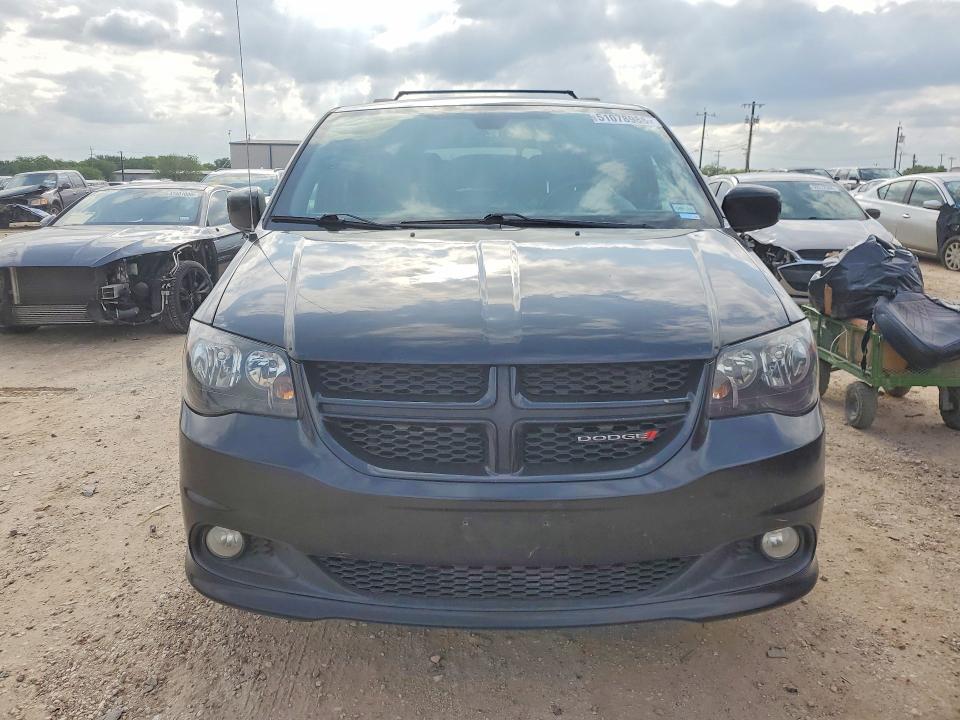 2019 Dodge Grand caravan VIN 2C4RDGEGXKR632202 COPART salvage auction — MINOR DENT/SCRATCHES, FL - CERTIFICATE OF TITLE, sold $1,150 on 2026-07-02 (photo 5)