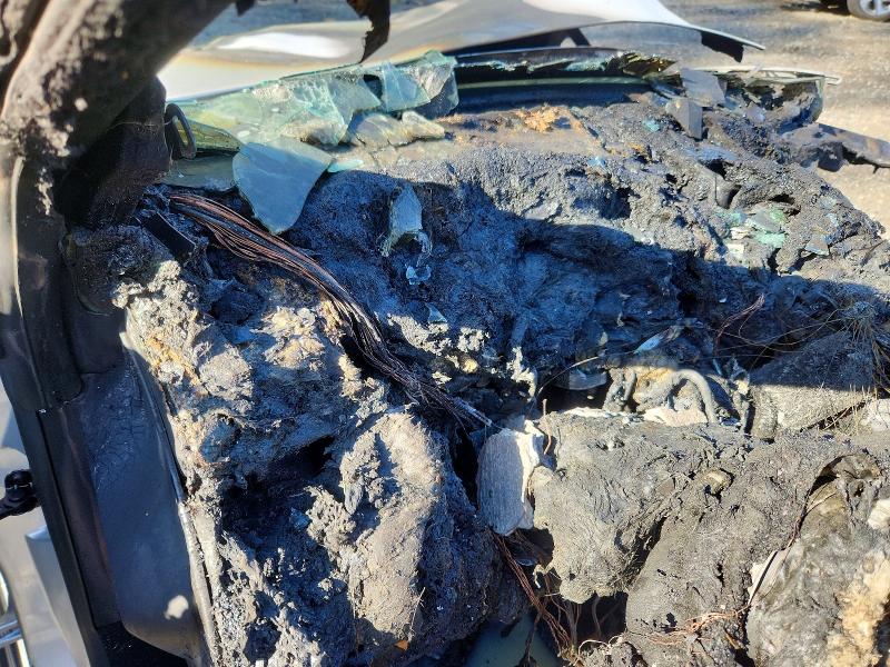 2016 Jaguar F-type VIN SAJWJ6DL5GMK29583 COPART salvage auction — BURN, Md - Cert Of Salvage > 75% Damage, sold $350 on 2026-07-14 (photo 9)