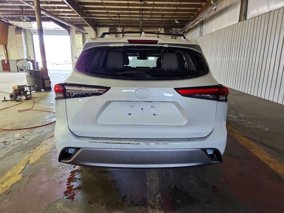 2022 Toyota Highlander VIN 5TDFZRBH0NS200808 COPART salvage auction — SIDE, In - Certificate Of Title, sold $1,600 on 2026-07-21 (photo 6)