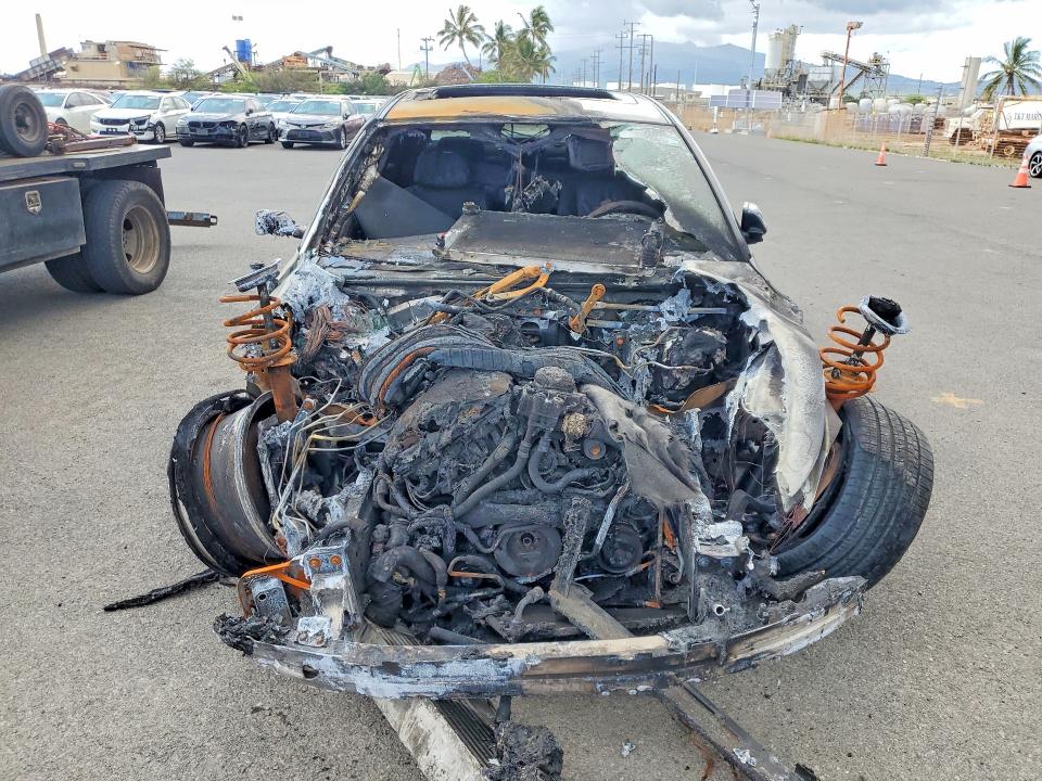 2010 BMW 5er VIN WBANW1C5XAC165536 COPART salvage auction — BURN, Hi - Certificate Of Salvage, sold $25 on 2026-08-03 (photo 5)