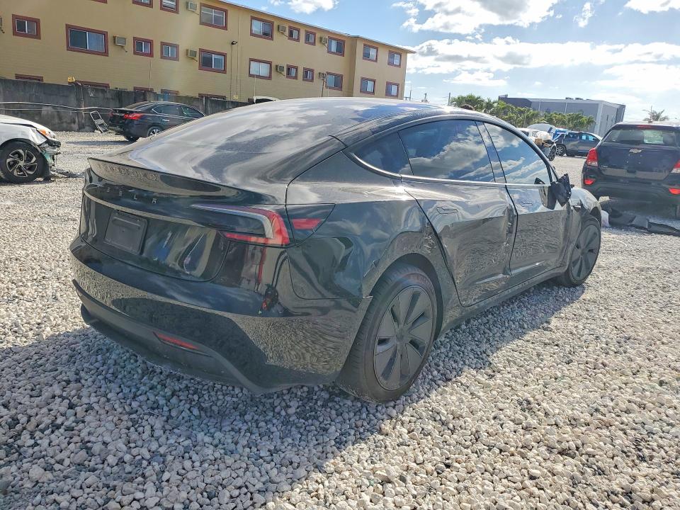 2025 Tesla Model 3 VIN 5YJ3E1EA4SF978365 COPART salvage auction — SIDE, Salvage Title, sold $12,300 on 2026-07-14 (photo 3)