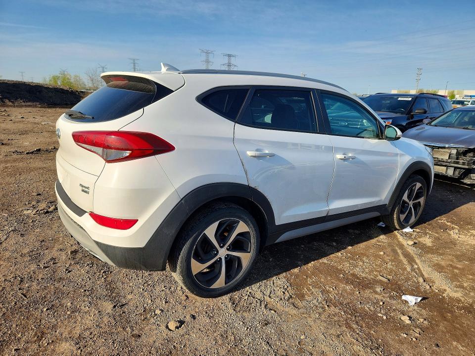 2018 Hyundai Tucson VIN KM8J3CAL2JU782717 COPART salvage auction — MINOR DENT/SCRATCHES, IL - SALVAGE CERTIFICATE, sold $3,100 on 2026-07-09 (photo 3)