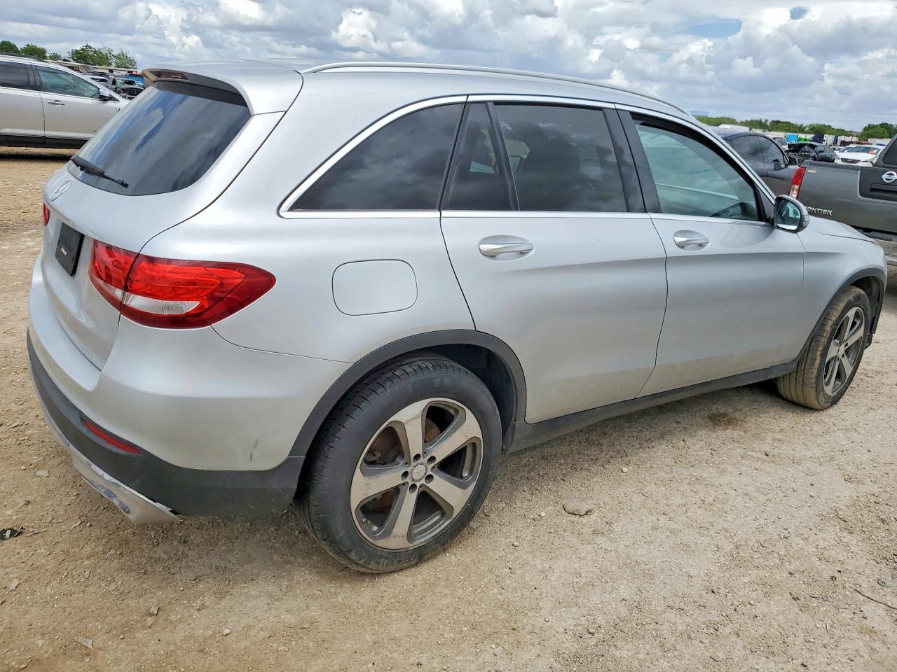 2016 Mercedes-Benz GLC-Class VIN WDC0G4JB1GF106154 COPART salvage auction — Minor Dent/Scratches, TX - CERTIFICATE OF TITLE, sold $4,550 on 2026-07-08 (photo 3)