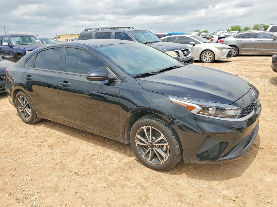 2024 Kia Forte VIN 3KPF24AD1RE781032 COPART salvage auction — REAR END, Tx - Salvage Vehicle Title, sold $4,350 on 2026-07-09 (photo 4)