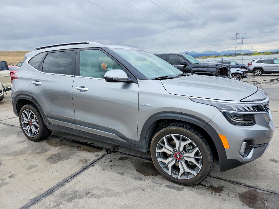2021 Kia Seltos VIN KNDETCA20M7186750 COPART salvage auction — HAIL, Co - Cert Of Title-Rebuilt Salvage, sold $7,100 on 2026-08-10 (photo 4)