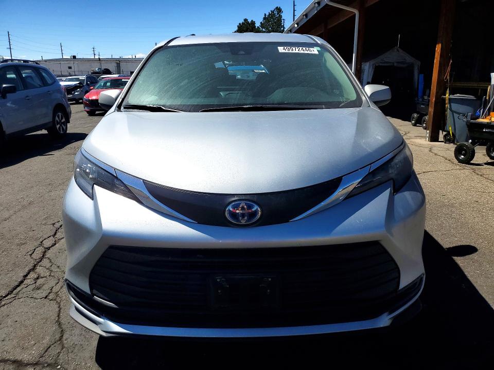 2025 Toyota Sienna VIN 5TDKSKFCXSS159611 COPART salvage auction — REAR END, Co - Public - Salvage Title, sold $15,100 on 2026-07-07 (photo 5)