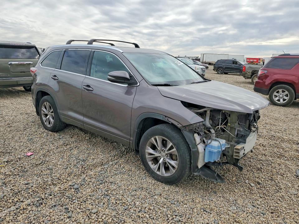 2015 Toyota VIN 5TDJKRFH9FS167236 COPART salvage auction — FRONT END, Tx - Salvage Vehicle Title, sold $7,700 on 2026-07-07 (photo 4)
