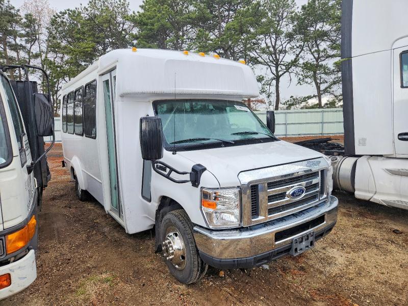 2019 Ford Econoline e350 VIN 1FDEE3FS3KDC06583 COPART salvage auction — MINOR DENT/SCRATCHES, NY - CERTIFICATE OF TITLE, sold $11,600 on 2026-07-14 (photo 1)