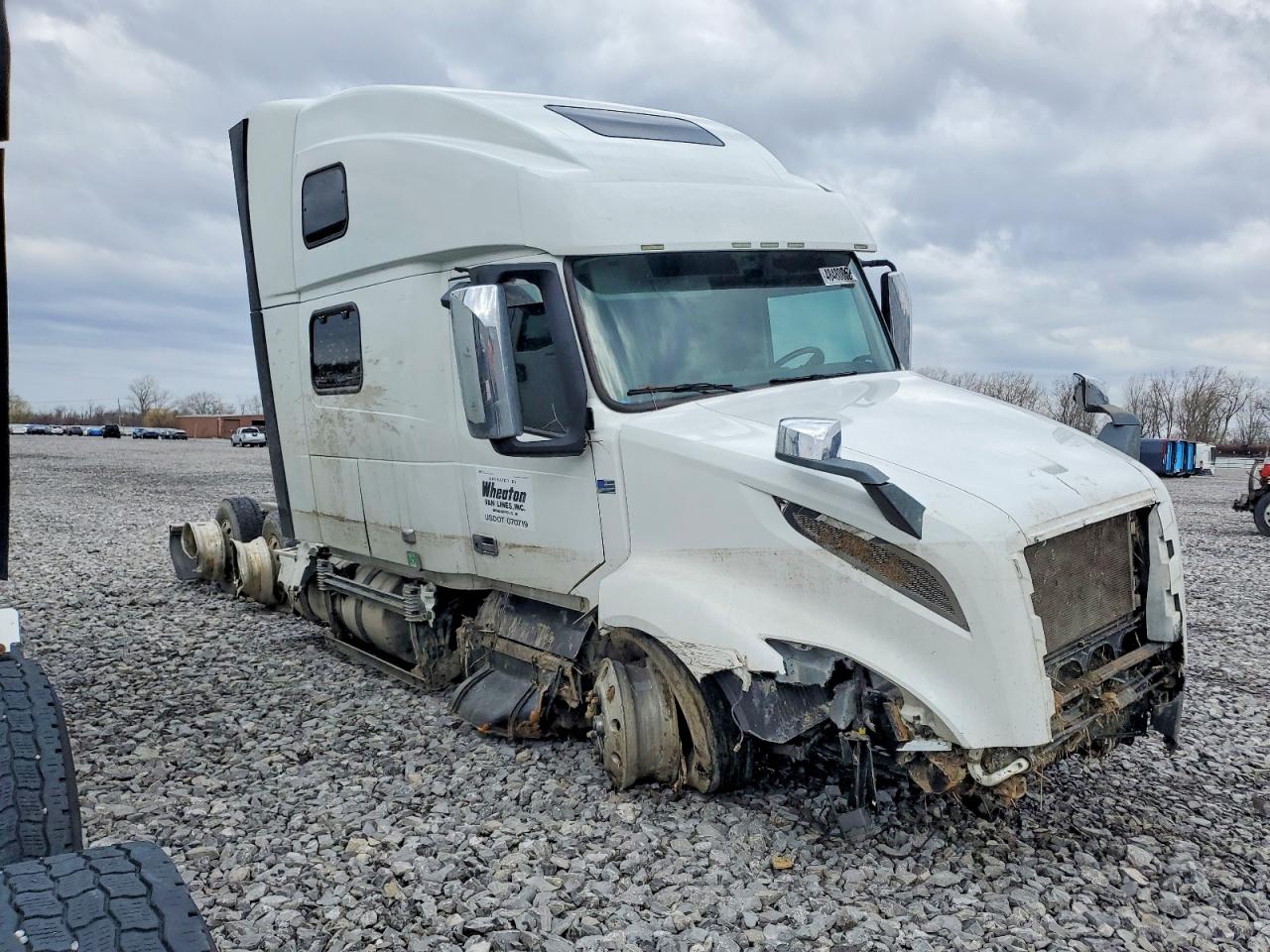 2020 Volvo VNL VIN 4V4NC9EH6LN243582 — COPART salvage auction photo