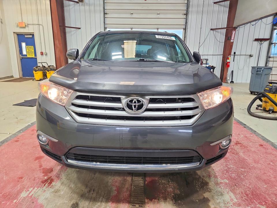 2011 Toyota Highlander VIN 5TDDK3EH0BS091833 COPART salvage auction — MINOR DENT/SCRATCHES, NY - CERTIFICATE OF TITLE, sold $4,800 on 2026-07-27 (photo 5)