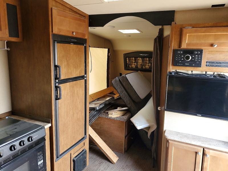 2017 Kz-rv Weekend warrior VIN 59H191T29J1000418 COPART salvage auction — WATER/FLOOD, MN - CERT OF TITLE-SALVAGE, sold $15 on 2026-07-30 (photo 5)