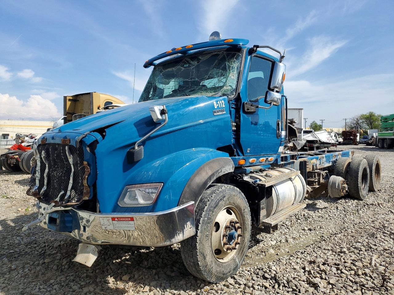 2023 International HX VIN 3HTPCAPT8PN260078 COPART salvage auction — All Over, KY - CERT OF TITLE-SALVAGE, sold $9,100 on 2026-07-09 (photo 2)