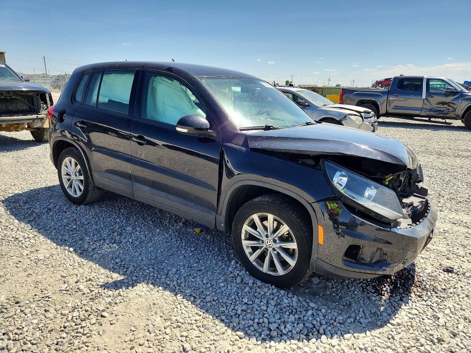 2017 Volkswagen Tiguan VIN WVGBV7AX7HK045477 COPART salvage auction — FRONT END, Salvage Title, sold $750 on 2026-07-09 (photo 4)