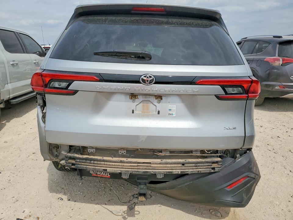 2024 Toyota Highlander VIN 5TDAAAA59RS000624 COPART salvage auction — FRONT END, Salvage Title, sold $8,200 on 2026-07-23 (photo 6)