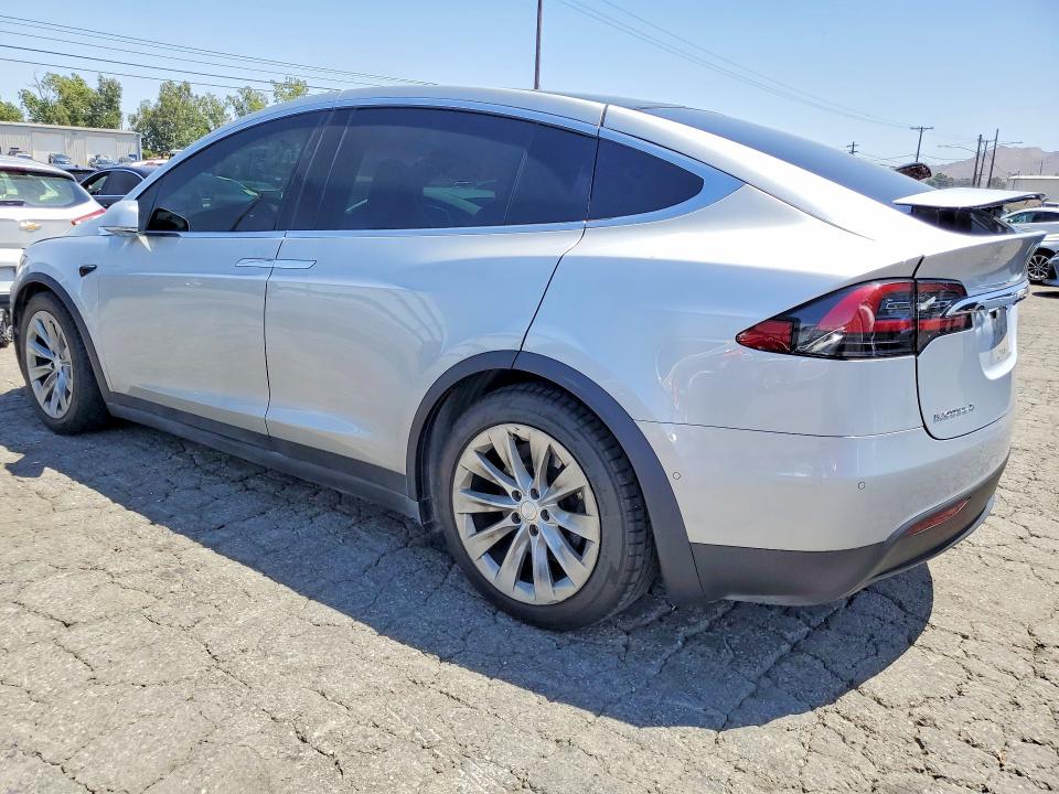 2017 Tesla Model x VIN 5YJXCBE25HF038137 COPART salvage auction — MINOR DENT/SCRATCHES, CA - SALVAGE CERTIFICATE, sold $15,500 on 2026-07-13 (photo 2)
