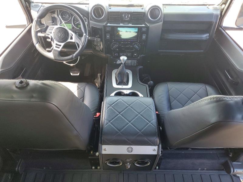 1992 Land rover Defender VIN SALLDHMF8JA916462 COPART salvage auction — ROOF, Hi - Certificate Of Title, sold $114,000 on 2026-07-27 (photo 8)