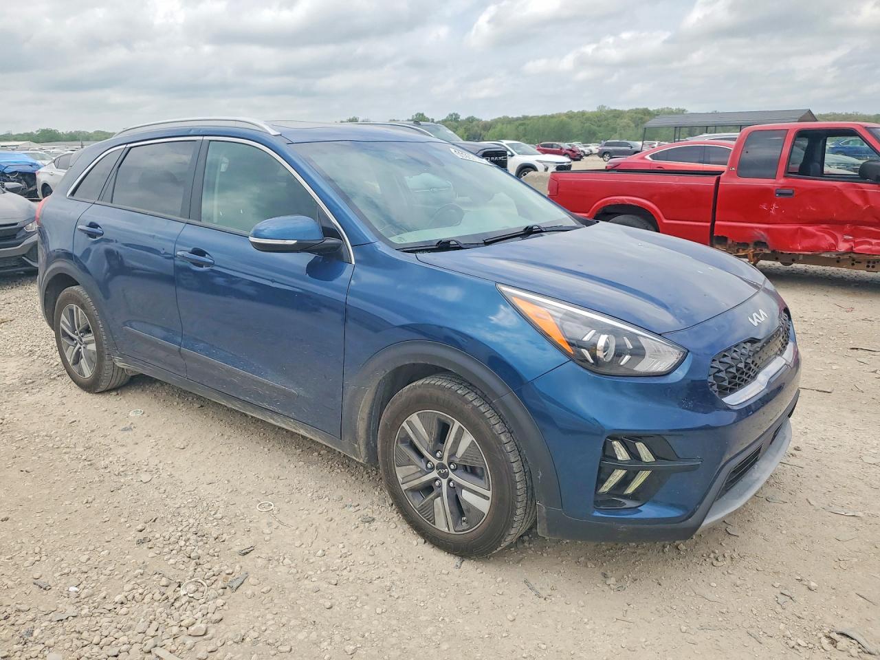 2022 Kia Niro VIN KNDCE3LC7N5495748 COPART salvage auction — Hail, KS - CERT OF TITLE-SALVAGE, sold $7,100 on 2026-07-07 (photo 4)