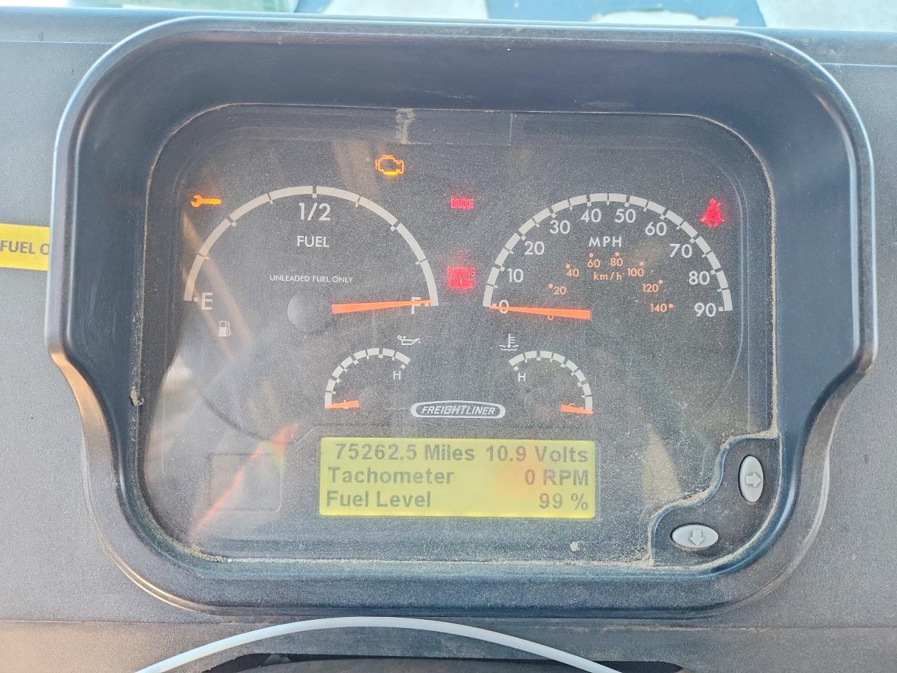 2020 Freightliner VIN 4UZAC2EA1LCLZ7063 COPART salvage auction — Minor Dent/Scratches, CA - CERTIFICATE OF TITLE, sold $20,500 on 2026-08-28 (photo 9)