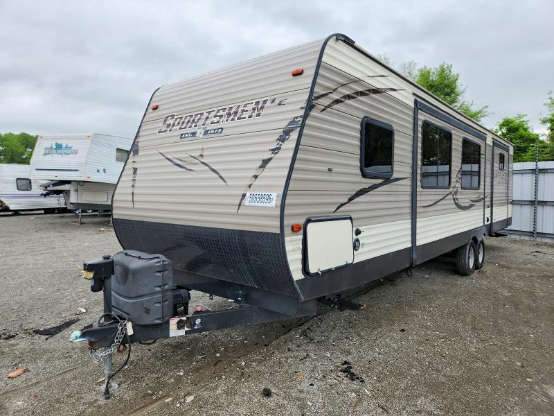 2019 Kz 332bhle sportsmen VIN 4EZTU3329K5053185 COPART salvage auction — VANDALISM, IL - SALVAGE CERTIFICATE, sold $4,400 on 2026-07-23 (photo 2)
