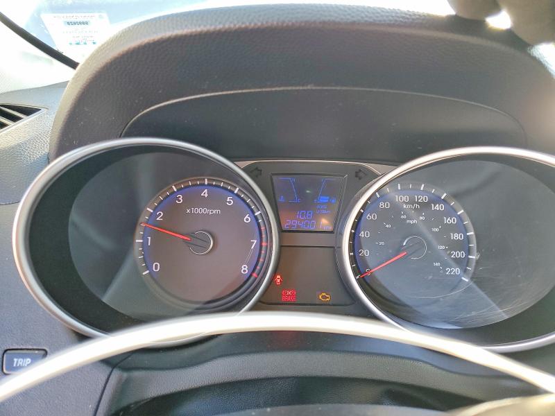2010 Hyundai Tucson VIN KM8JT3AC0AU018817 COPART salvage auction — MINOR DENT/SCRATCHES, On - Permit No Brand - Unfit, sold $525 on 2026-07-16 (photo 9)